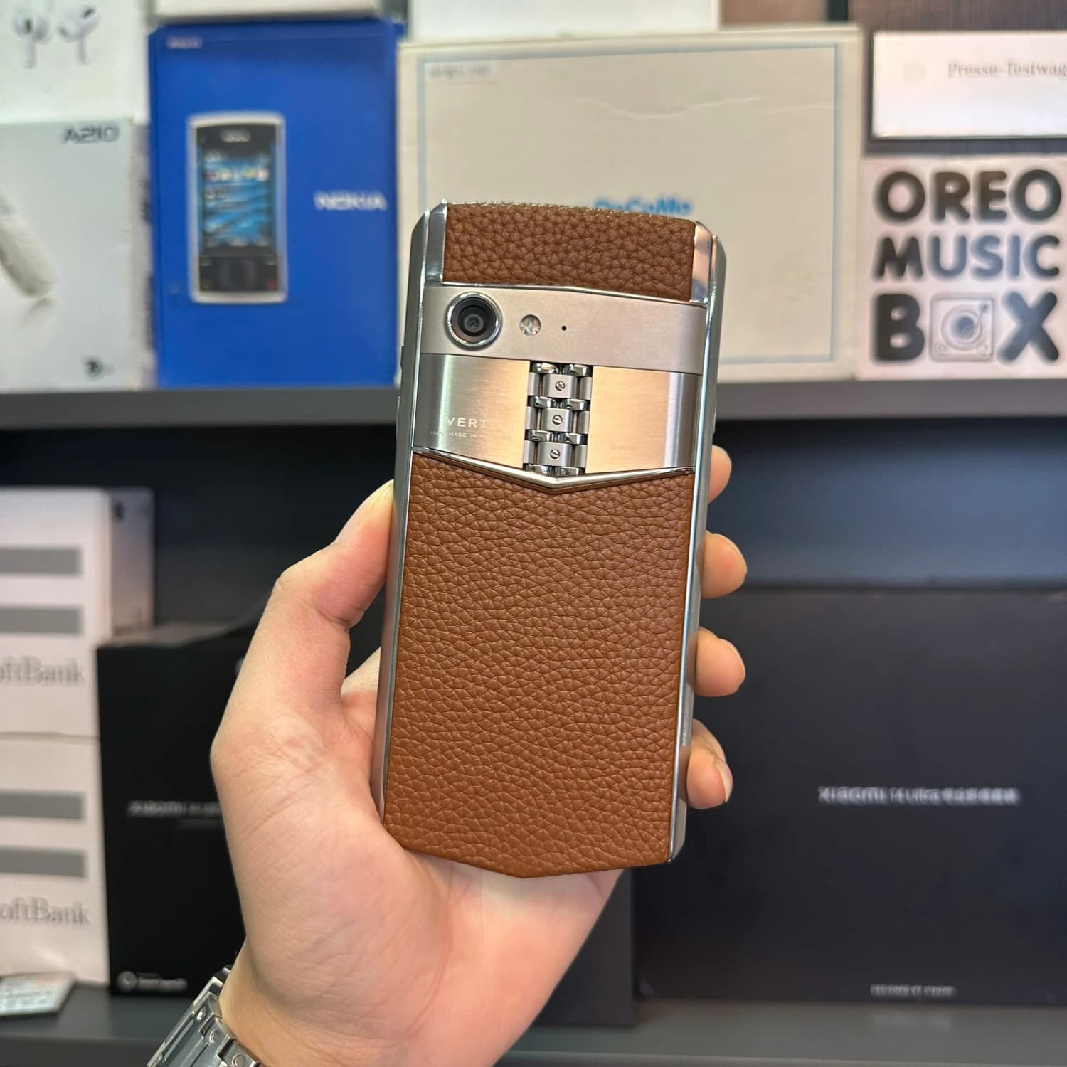 Vertu Aster P Da Nâu Đẹp 99%